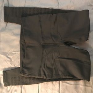 LuluLemon Wunder Under laser cut leggings